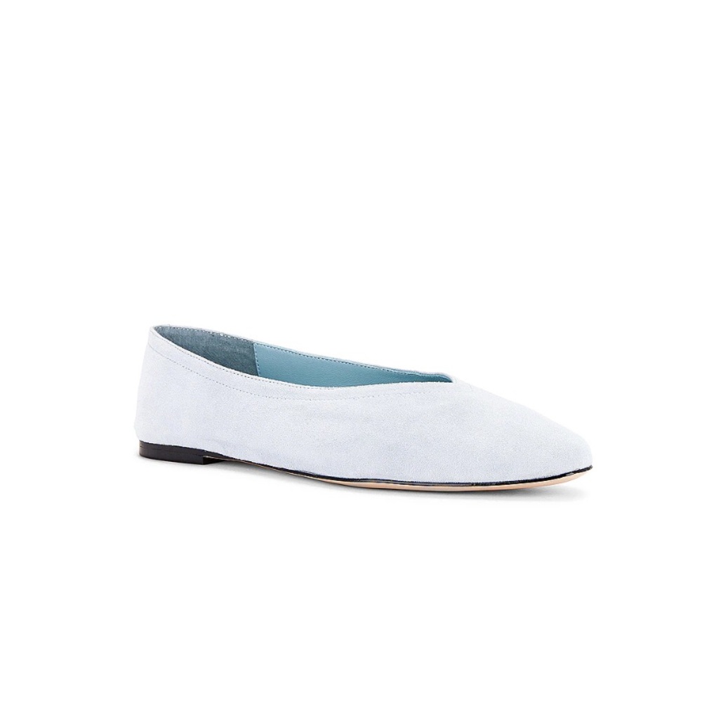 Raye Lucila Flat